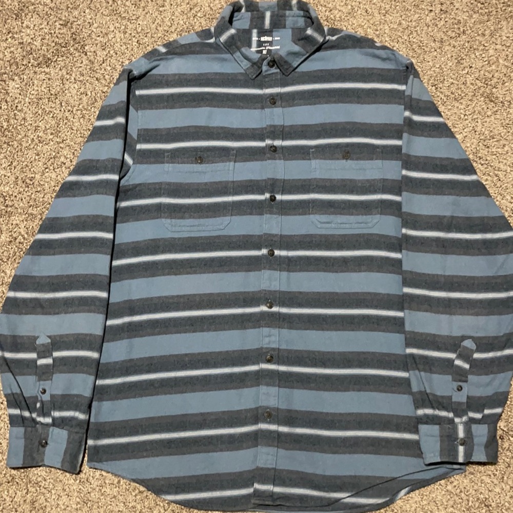 Urban Pipeline Men’s XLT Blue Shirt